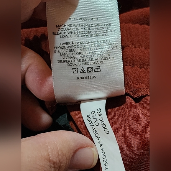 Express ankle-length casual mid-rise pants in a rich rust color Size Medium - Picture 6 of 6